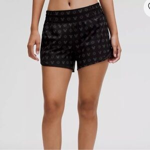 Disney x lululemon
Hotty Hot High-Rise Short 4"